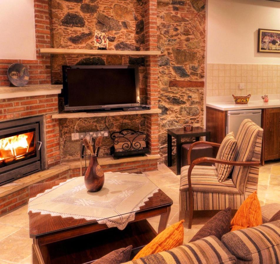 Archontiko I Misirlou Guest House กาโลปานาโยติส ภายนอก รูปภาพ